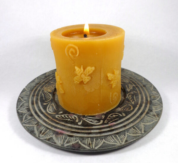 100% Pure Beeswax Buzzing Bee Cylinder Candle