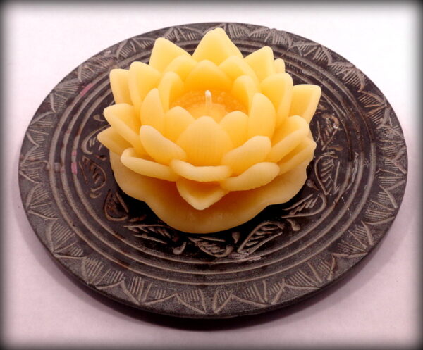 Buddha And The Bees 100% Pure Beeswax Lotus Candle